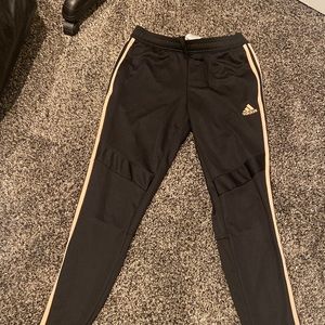 adidas soccer/ jogger paints